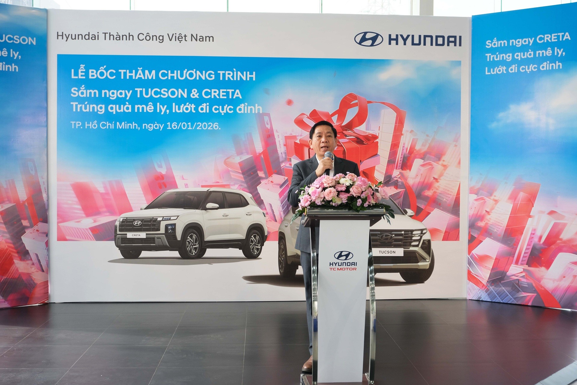 HYUNDAI THÀNH CÔNG VIỆT NAM CÔNG BỐ KẾT QUẢ BỐC THĂM CHƯƠNG TRÌNH “SẮM NGAY TUCSON & CRETA – TRÚNG QUÀ MÊ LY, LƯỚT ĐI CỰC ĐỈNH” ĐỢT 2 1 Hinh 1 1