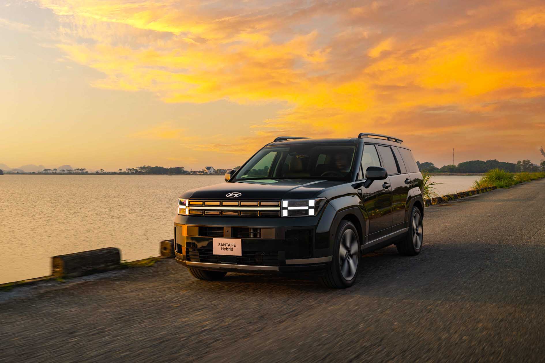 Hyundai Santa Fe Hybrid 1