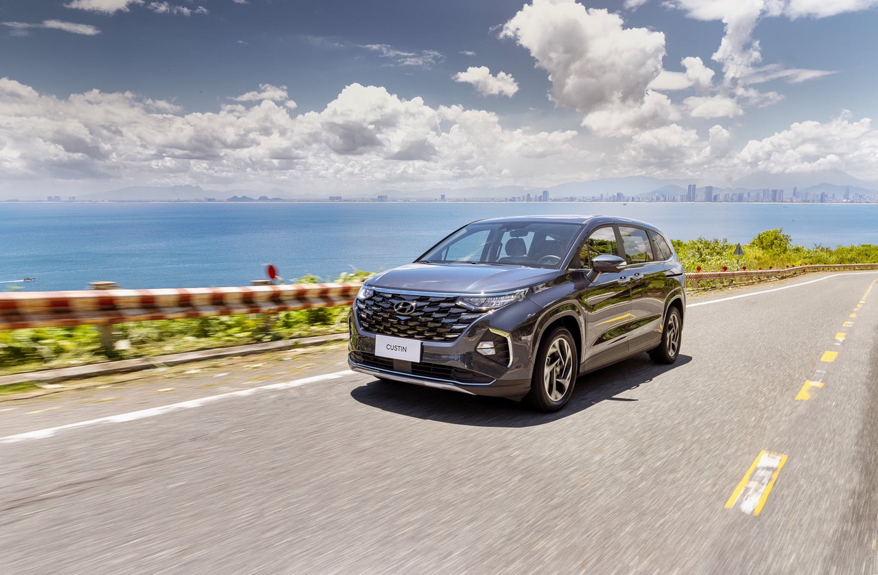Hyundai Custin Hyundai Custin