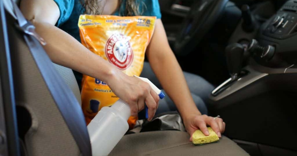 Làm thế nào để khử mùi hôi trên xe ô tô một cách dễ dàng 5 ve sinh noi that xe toyota vios bang bot baking soda
