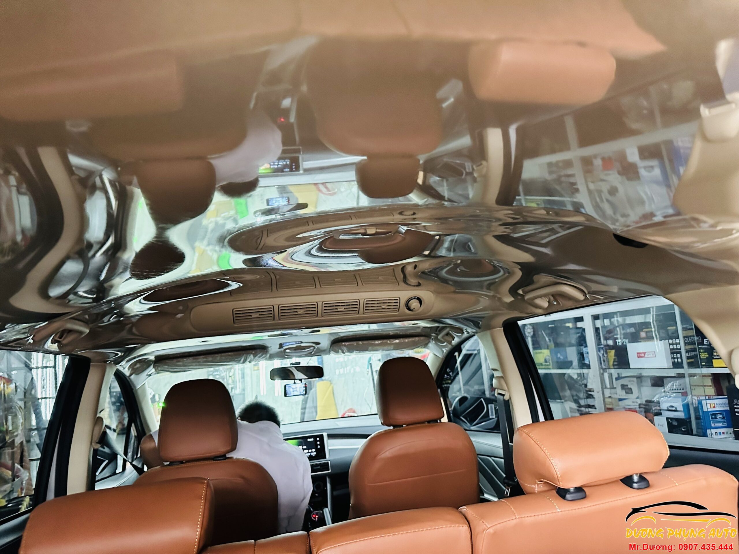 Bọc nilon trần xe ô tô, nên hay không? 2 z4878271951460 5917b44a179bdfb5292349140aa79fd4 scaled